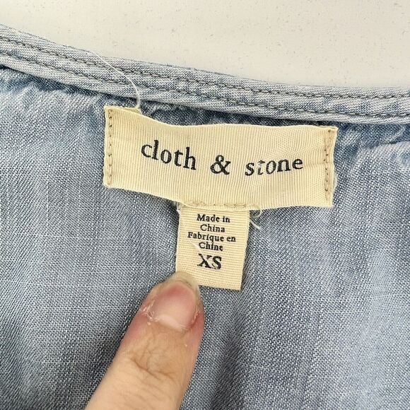 Cloth & Stone Womens Light Wash Long Sleeve Chambray Romper Size XS - Picture 5 of 7